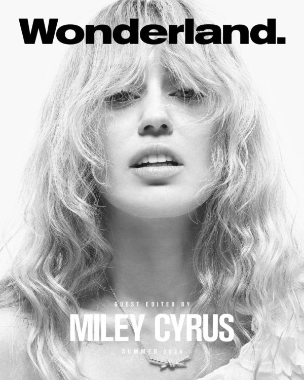 Miley Cyrus 签约新公司，33岁还想再拼一次！