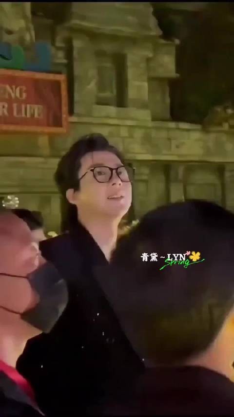 又宠又无奈的宁宁 太可爱了