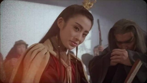 一个剧本拍两部戏，还同期上映？