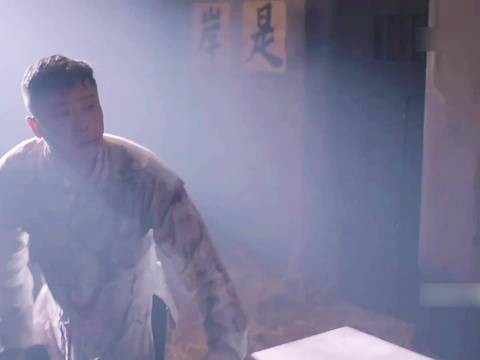 狱中得知妻儿平安,革命者轻蔑一笑拒敌威胁