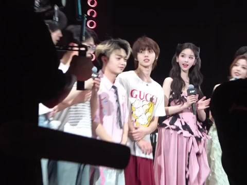 突然感觉陈都灵可以演贝微微,真的是学霸女神感…..