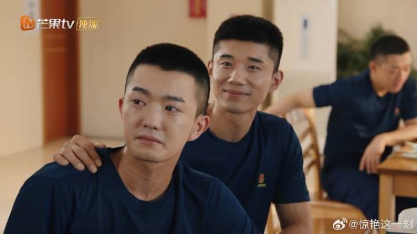 宋焰给队员惊喜,特意让家人录视频,队员感动眼含热泪