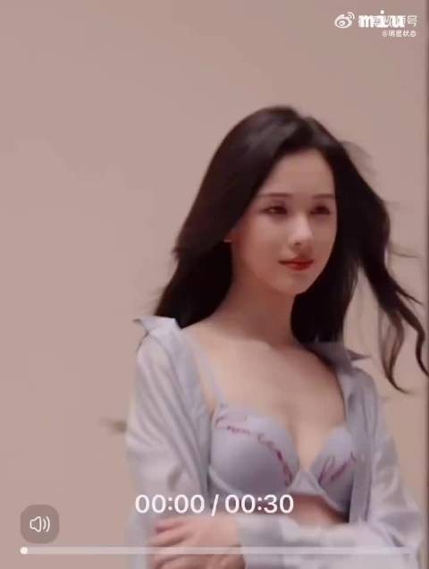陈都灵内衣拍秀，你被吸引了吗？