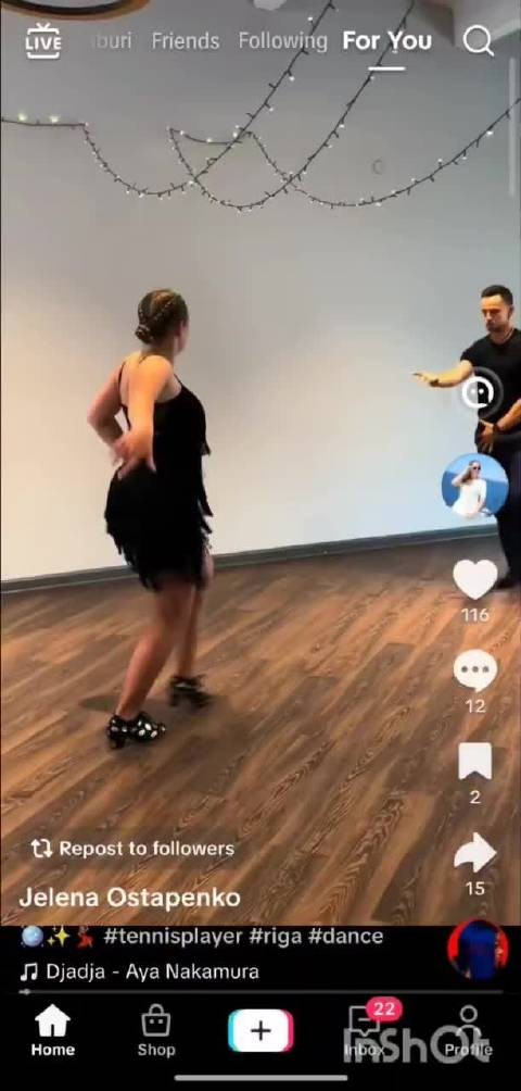 奥斯塔彭科跳国标舞，是真的有童子功！ ：Ostapenko TikTok