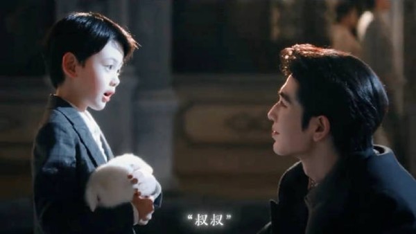 就这么一整个蹲下和乐安说话......daddy 好温柔的daddy