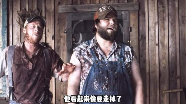 两个笨拙的宅男，一群愚蠢的大学生，硬生生搞了一出搞笑恐怖片