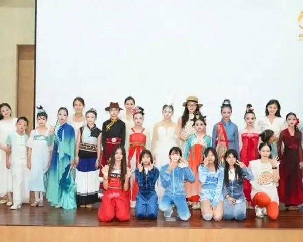 青年古筝艺术家徐灵儿以弦为桥赴2026中韩艺术之约