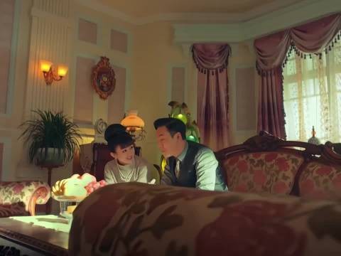 这一段有两个人演得很嗨