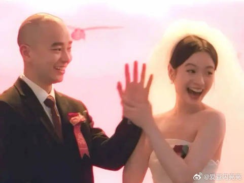 “只要意念不倒，太阳总有一天会被摇醒”