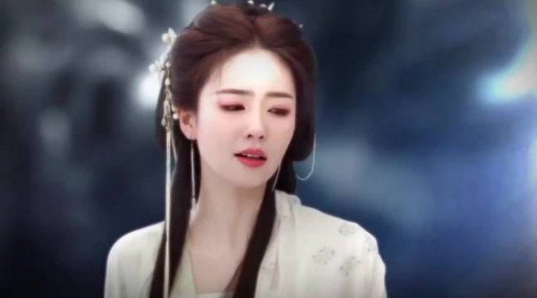 女孩恨人的样子很美丽哦