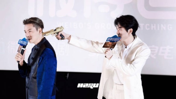 十年之内没有人能破译这段对话…两位没有偷摸骂我吧请问呢