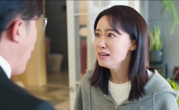 妻子竭尽全力照顾孩子,换来的却是丈夫无情的责骂,这样的家真的幸福