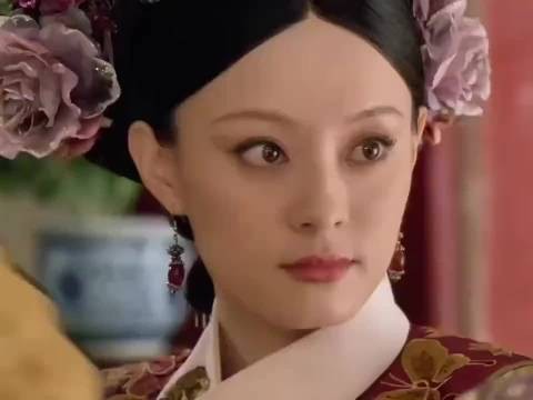 帝王抬手扇贵妃，贵妃惊恐滑跪