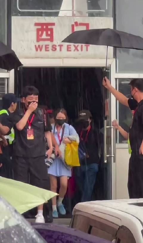 下班了 下雨啦 公主下次见