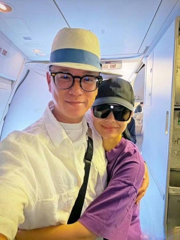 世纪同框！黄宗泽与前任老公正面相遇，一个动作刷屏全网