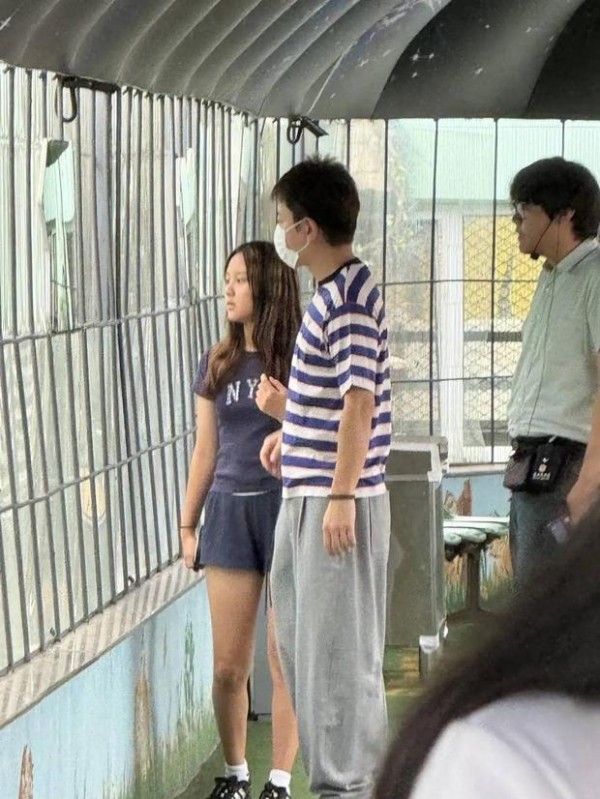 甜馨长得和妈妈李小璐很像,颜值在线!