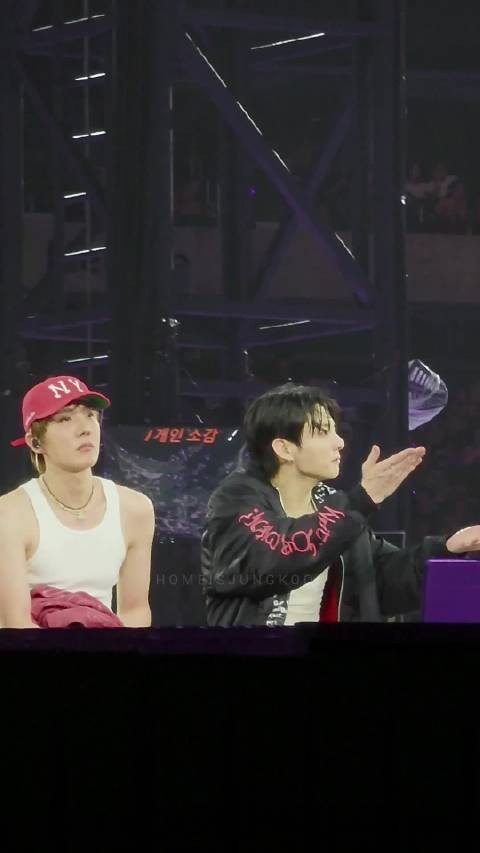 田柾国BTS巡演东卢瑟福站Day2展现舞台趣味瞬间