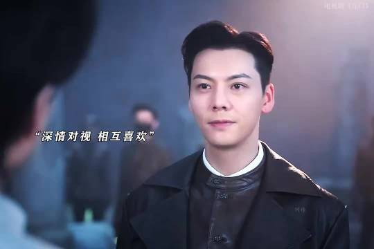 张启山看吴老狗的眼神充满了宠溺的味道