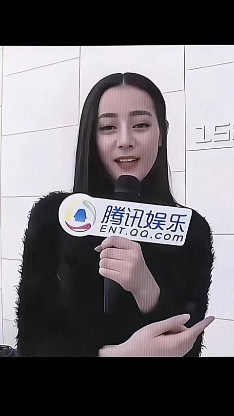 迪丽热巴发布，风里永远有少年不朽的梦