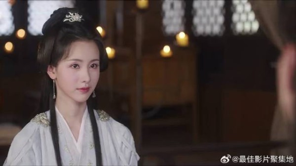 方丈拉着乔婉娩聊天 极力撮合她和李莲花,太热情了