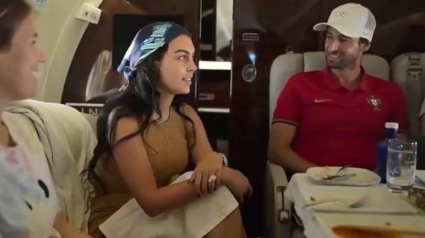 C罗乔治娜婚礼细节曝光，乔治娜称没想过办婚礼