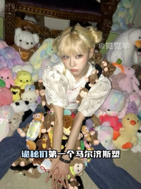 我们冬冬就是全世界最适合狗塑的小女孩呀