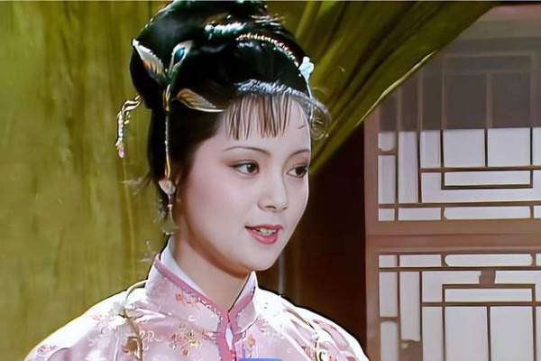 《红楼梦》最精彩的一场职场暗战：探春教科书级反击，把宝钗怼到破防