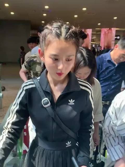 宋祖儿 路人原相机 真的太好看了跟镜头里完全另一种感觉