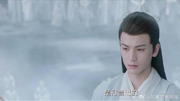 长珩去苍盐海救小兰花 哪料被云中君发现，当场封印法力
