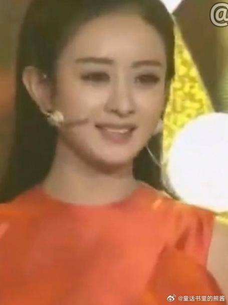 陈伟霆牵手赵丽颖甜蜜合唱,颖宝无袖红裙出场,笑容太美了丨国剧