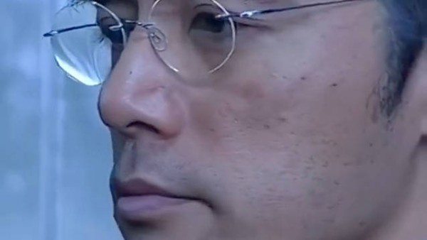 《谁怜天下慈母心》电梯里的大叔,和她长得一模一样,竟是她失踪多年的亲爹