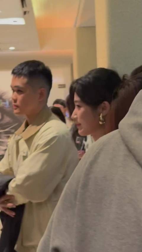 一段卢昱晓、刘雯和任敏的侧颜