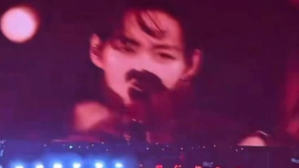 BTS巴尔的摩演唱会首日，金泰亨黑发造型回归