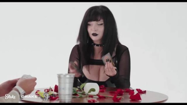 女嘉宾让Drake叫一声，公鸭现场照做