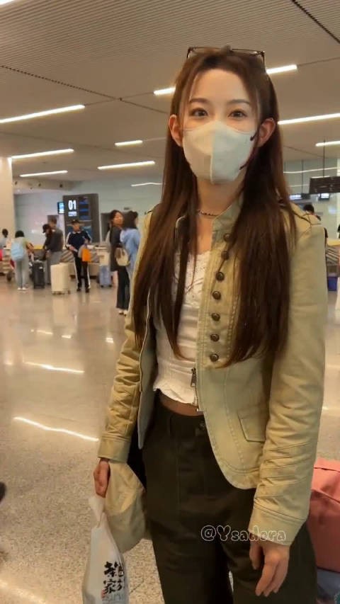 网传韩雨彤长沙送考曾辉，在官方消息出炉前仅供闲聊，理性讨论，不信谣不传谣