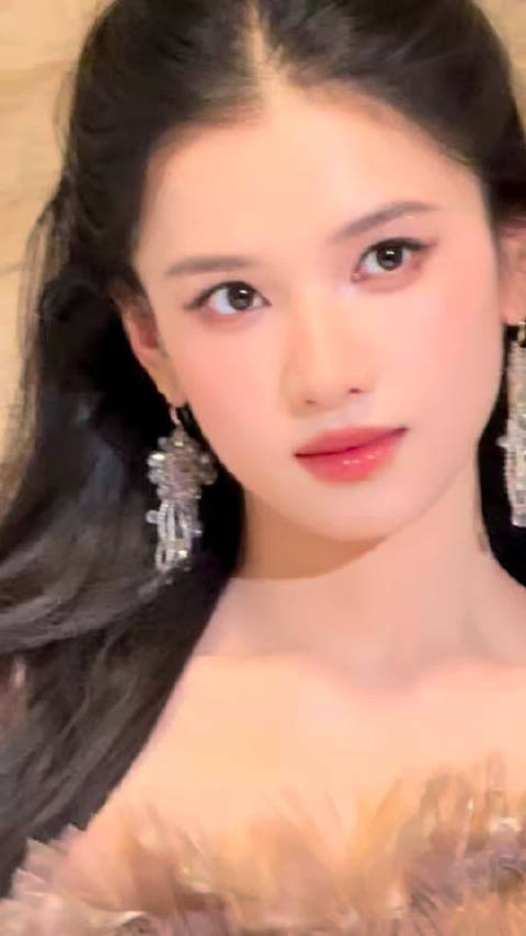 谁不被这张脸美到啊