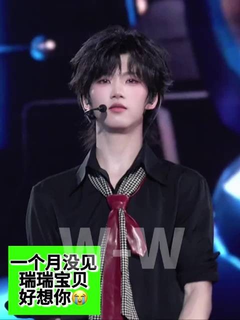 有人懂这个张函瑞现在有多好梦吗，最后笑的那一下好苏