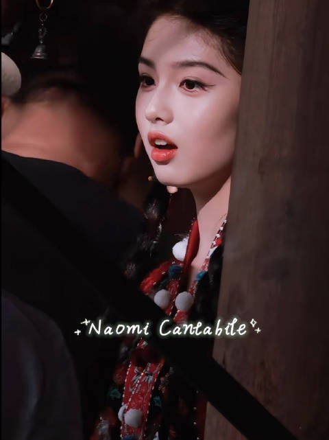 艾米《百妖谱》现场路透来了，在拍摄现场笑得好甜呀，你期待这部剧的播出吗？