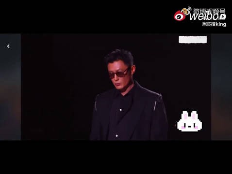 余文乐回应晒黑，称户外打球晒出清爽质感