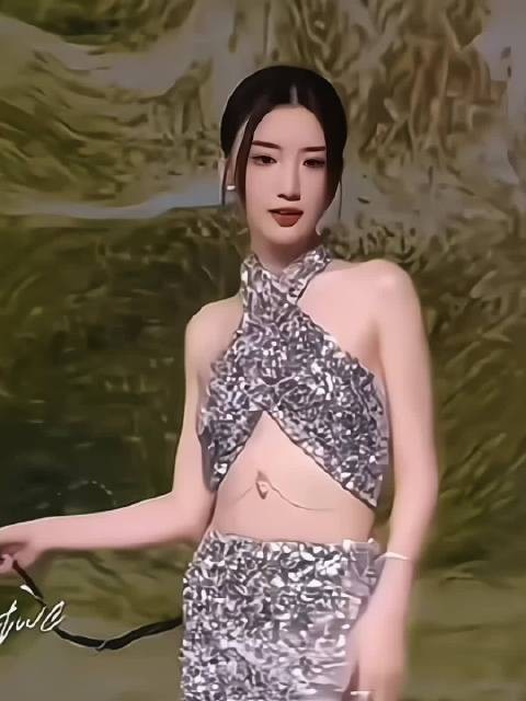 GQ盛典红毯合集,抱走各家宝贝,我先抱走杨幂