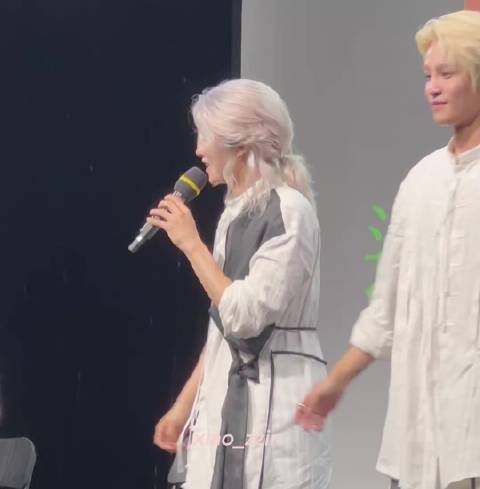 肖俊身体自动跳女团舞，音乐中心mini fm展匠人本色