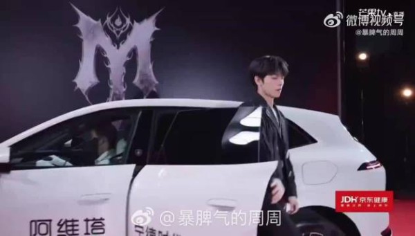 曾辉翻轮胎不停歇,奔赴赛程突破自我