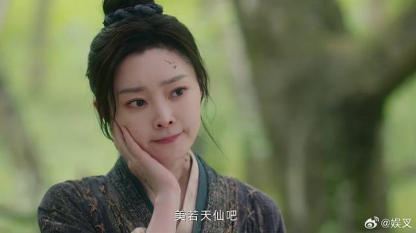颜南星被泼马粪 江心白脸盲认不出，下秒反应贼逗