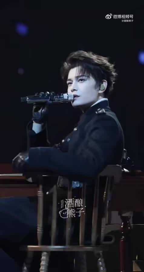 丁禹兮将张海虾完整搬上厦门演唱会舞台