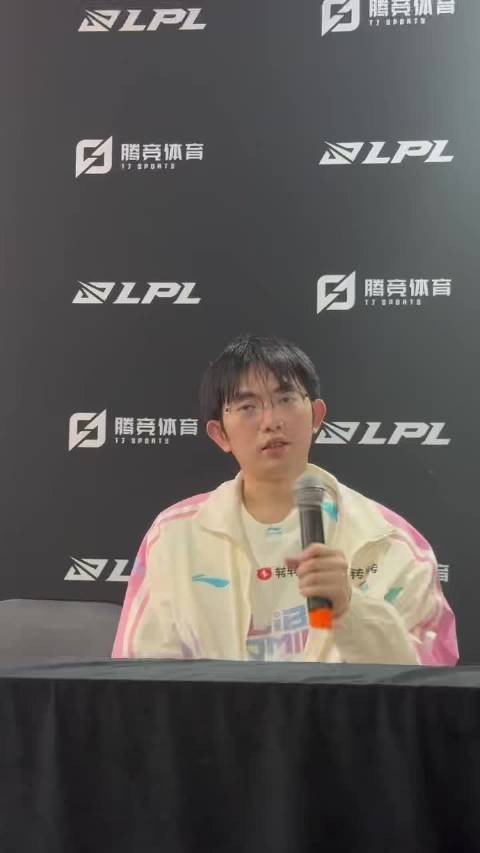 Q：是什么原因让你选择在第三赛段加入BLG？