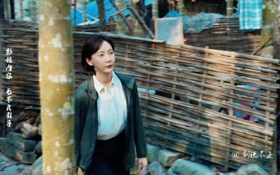 女民警上山扫黄时,惊讶地发现,山上一户拾荒老太家的电表转得飞快