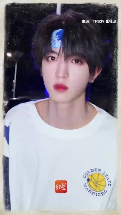 少年并肩追逐星光,愿长夜温柔,睡个好觉,明日万事明朗