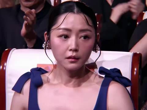卫诗雅大器晚成，四十多岁获奖谦卑有礼