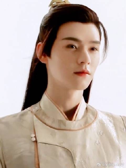 痴情太子以命守诺囚己一生，容冠中原睿智如妖