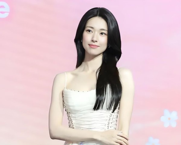 韩国女星曾祖父黑历史再被深挖,社会舆论对亲日附敌者绝不轻饶。